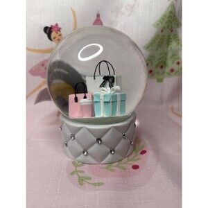 Fashionista Light Up Snow Globe